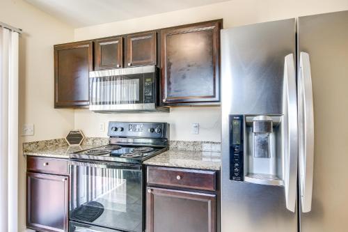 Modern Gem 18 Mi to Downtown Columbia! in Columbia, USA