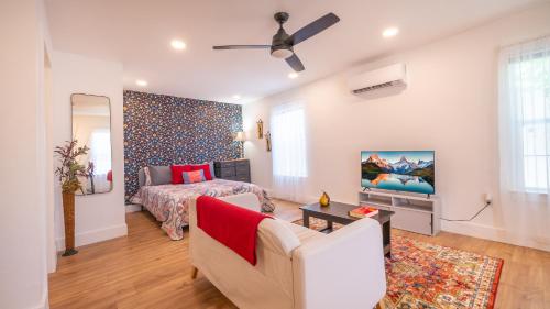 Private Studio Apt Near Downtown - 4 miles in San Antonio, USA