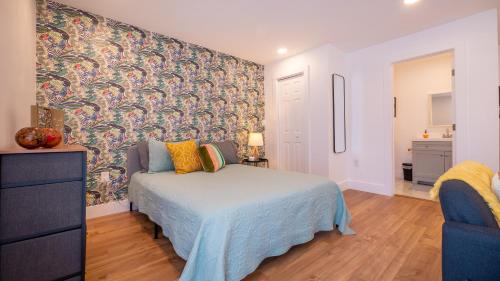 1Bed 1Bath Haven , Prime Location with Parking in San Antonio, USA