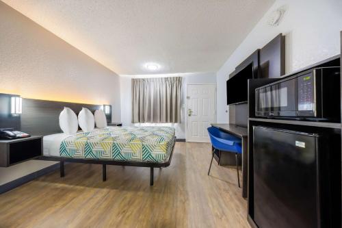 OYO Hotel Fort Worth East Gateway Ball Park - image 14