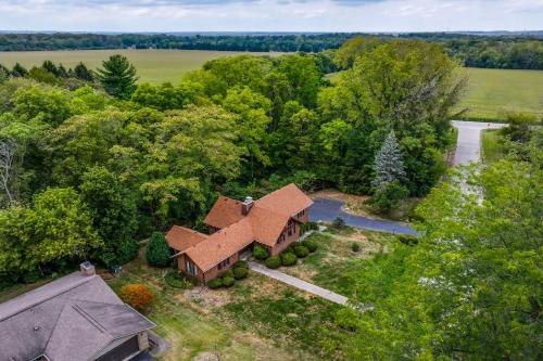 Retro Ohio Home on 1-Acre Property in 齊尼亞
