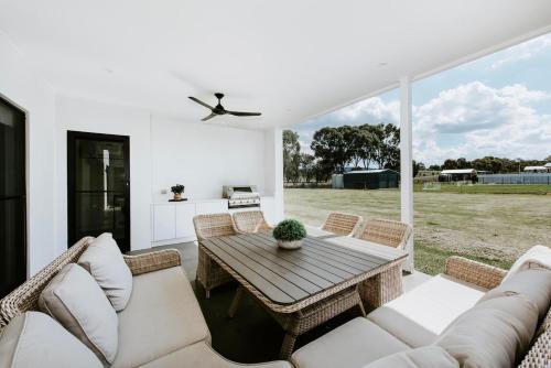 Mudgee Haven - Stunning Terra Modern Design