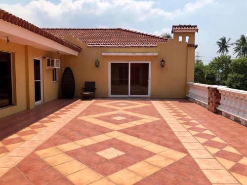 Casa Cecilia Heritage Hotel in Taal