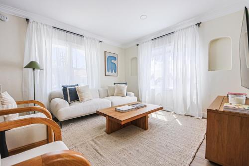 Cozy Private Room in Shared Apartment by Exposition Park in Los Angeles, USA