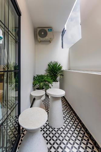 Double or Twin Room with Balcony image 3