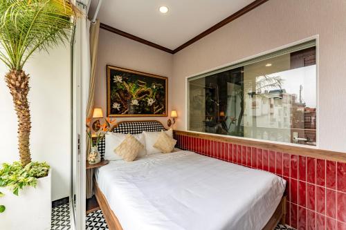 Double Room with Balcony image 4
