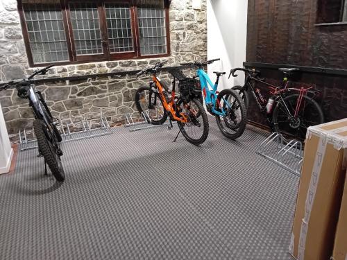 Free Breakfast & City Center Hotel Alcazar Irun - Open 24 7 - PPWF - image 14