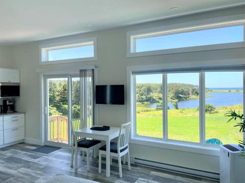 Apkārtne, Colindale Beach Villas -- MIni Villas in Port Hood (NS)