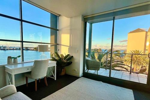 Boardwalk on Honeysuckle