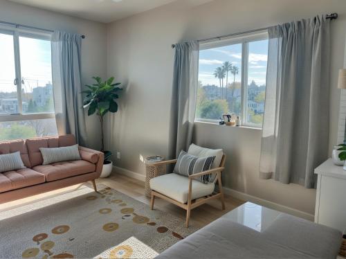 StaysPro - Hollywood Homes minutes to everything SPACIOUS AND FREE PARKING