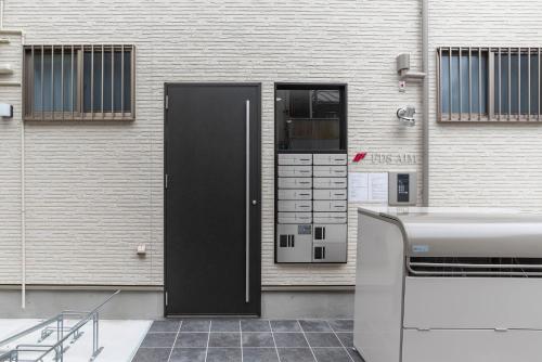 One-Bedroom Apartment image 7
