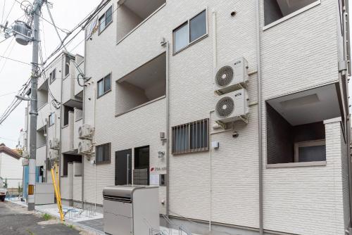 One-Bedroom Apartment image 5
