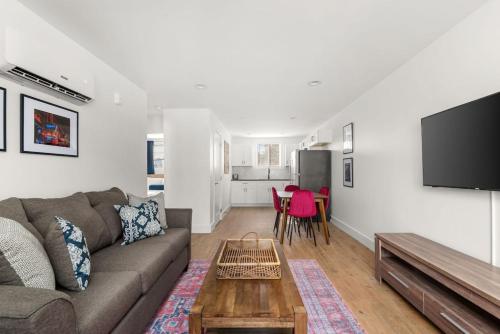Charming Nashville Retreat Unit #2A apts in Nashville, USA