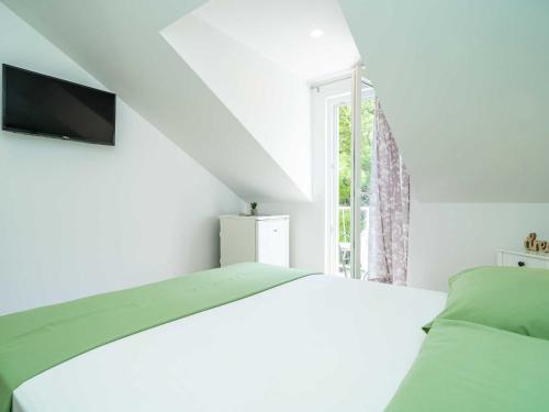 Apartment & Rooms Papa - Premium Double or Twin Room with Balcony and Partial Sea View Soba 2, Mlini (zdjęcie 4)