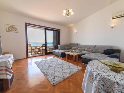 Apartments Sunrise Duilovo -Superior Three Bedroom Apartment with Sea View Terrace, Split (photo 3)