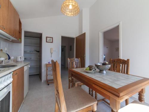 Apartments Sunrise Duilovo -Superior Three Bedroom Apartment with Sea View Terrace, Split (photo 6)