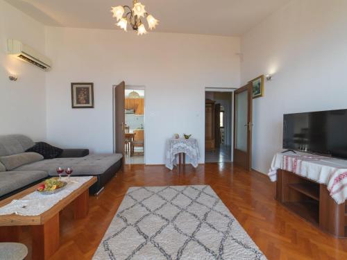 Apartments Sunrise Duilovo -Superior Three Bedroom Apartment with Sea View Terrace, Split (photo 5)