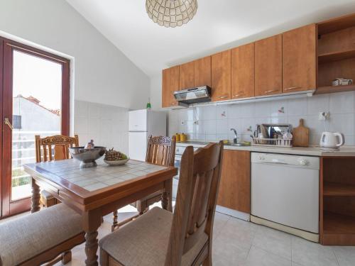 Apartments Sunrise Duilovo -Superior Three Bedroom Apartment with Sea View Terrace, Split (photo 8)