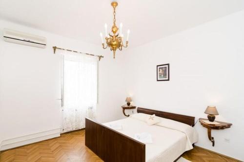 Holiday Home Patricija-Duplex Three Bedroom Apartment with Balcony and Sea View A6 1