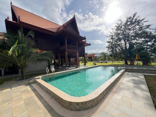 Peldbaseins, Phum Domnak Domrey Resort in Phnum Sruoch