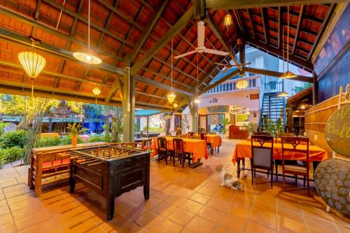 Restaurant, Serendipity experience Hoi An Hostel in Hoi An