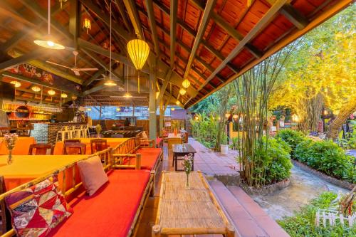 Restaurant, Serendipity experience Hoi An Hostel in Hoi An