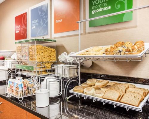 Comfort Suites Morrow- Atlanta South - image 9