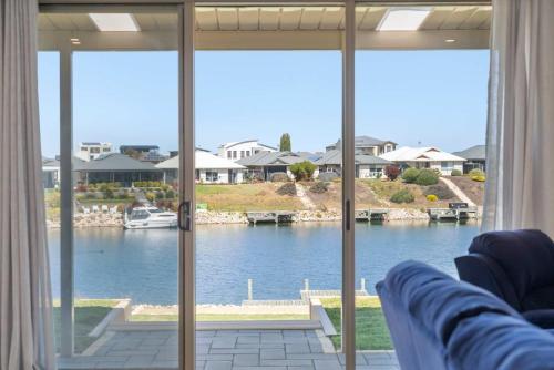 Serenity 24 Tyro Pde Hindmarsh Island - No Linen Included