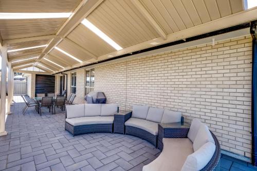 Serenity 24 Tyro Pde Hindmarsh Island - No Linen Included