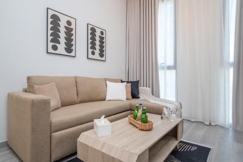 Cozy 1BR Midtown 20 Mins to Mall of Emirates by Vibel, Dubaj (zdjęcie 6)