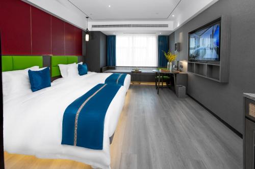 room detail thumbnail 1