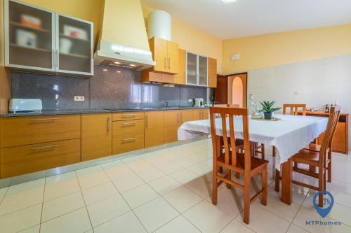 Orange House by MTPhomes in Silves