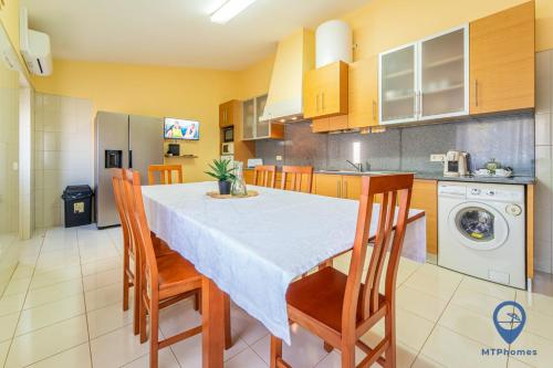 Orange House by MTPhomes in Silves