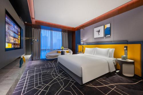 Standard King Room image 1