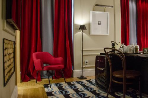 Small Double Room with street view image 10