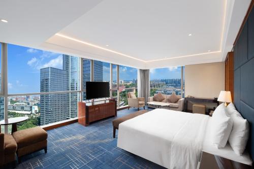 executive suite, 1 bedroom executive suite, 1 king, lake view, high floor