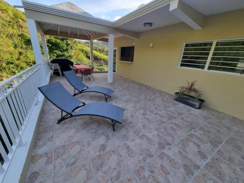 4Bed Condo - Sleeps 8 - Pool Bbq Views Parking in Filipsburgas