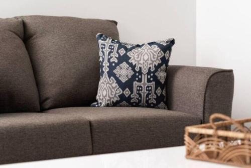 Nashville Home Base- Cozy Retreat Unit 11B home in Nashville, USA