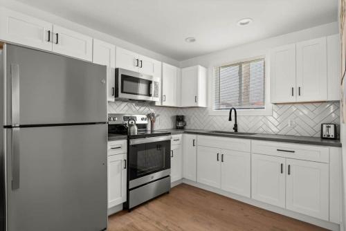 Charming Nashville Getaway Unit 12B apts in Nashville, USA