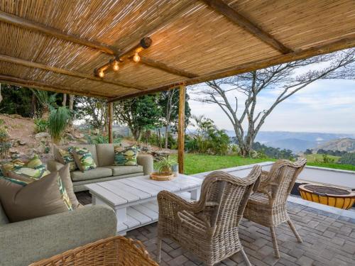 Balcony/terrace, Silverstreams Lodge, Villas & Cottages, Oribi Gorge in San Lameer