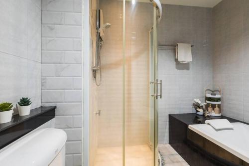 BKK Sukumvit71 1 Bed 2 Bath 1 Living 1 Kitchen