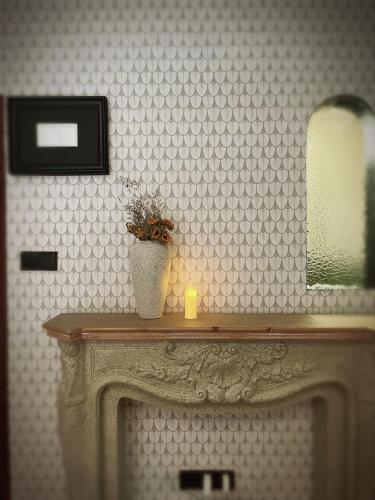 One-Bedroom Apartment image 3