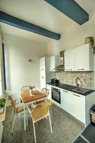 Central Valletta Duplex with Balcony, La Valette (photo 6)