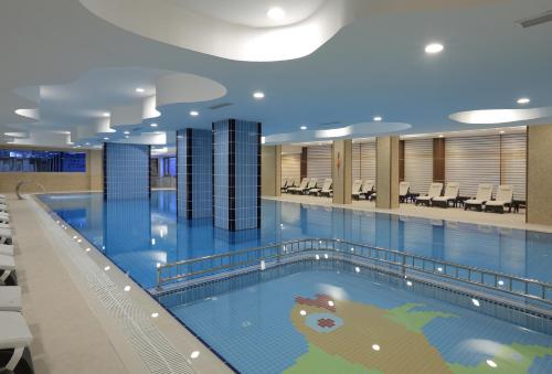 Peldbaseins, Cam Thermal Resort Hotel & Spa in Kızılcahamam
