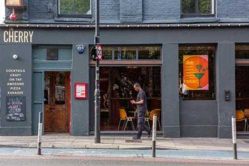 The Dirty Liquor Hotel - image 11
