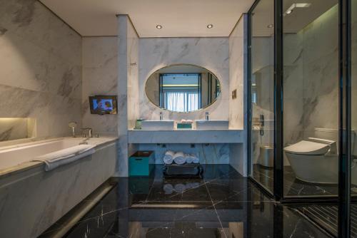 room detail thumbnail 2