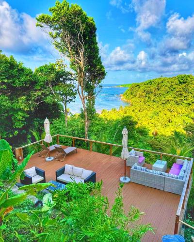 Apkārtne, Blue Whale Villa - Penthouse in Calibishie