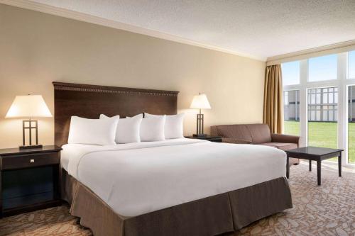 Ramada by Wyndham Cornwall