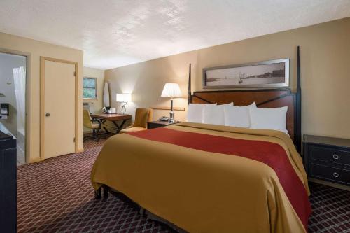 . Rodeway Inn