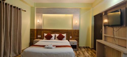 Triple Room with Lake View